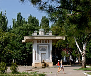 Цены на отдых в Феодосии, татйл &mdash; Парк и фонтан в Феодосии